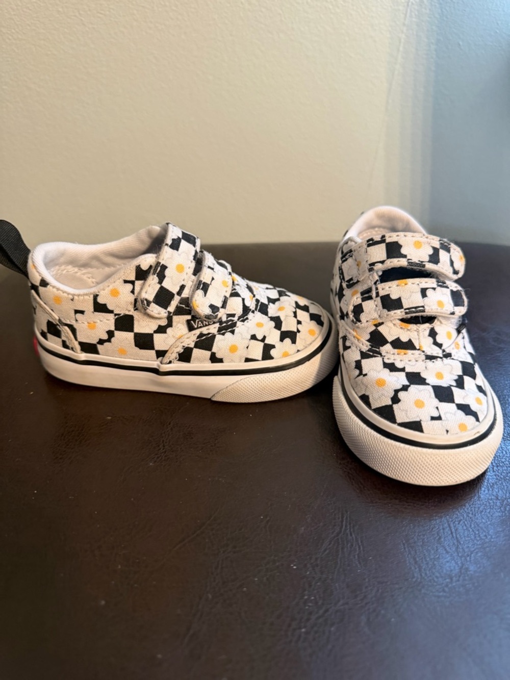 Vans Kids Checkerboard Daisy Velcro Sneakers - White/Black/Yellow